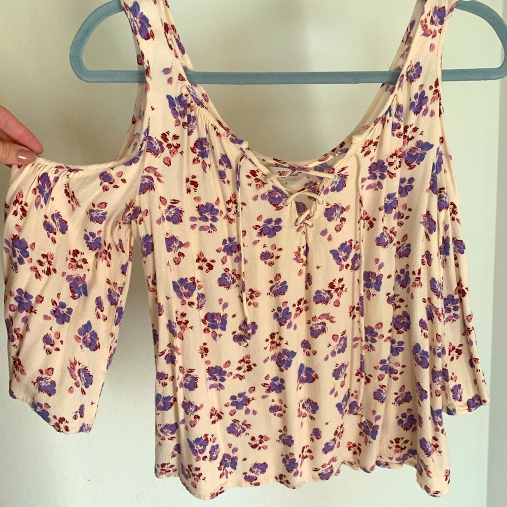 Size small Arizona cold shoulder blouse